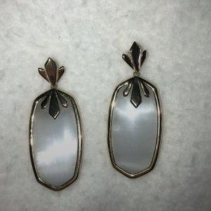 Kendra Scott Drop Earrings in White and Gold